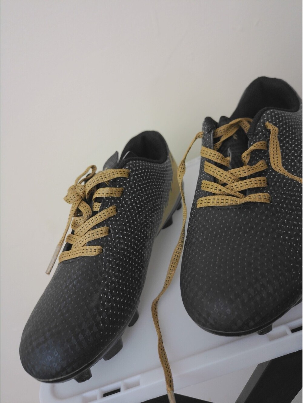 DSG Youth Speed Viper Soccer Cleats Size‎ 13 Black Gold Athletic Shoes